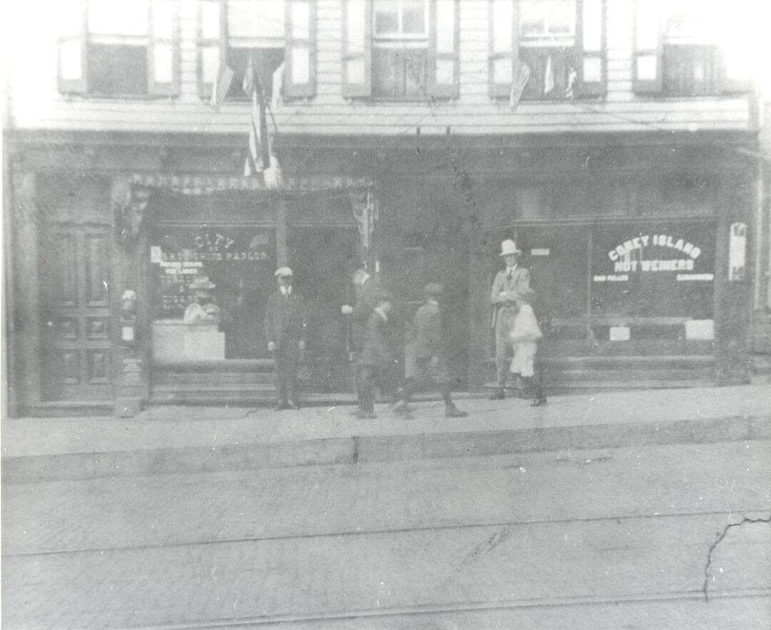1930s — Renamed The Coney Island Lunch